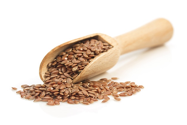 Moisturizing skin with flaxseed oil